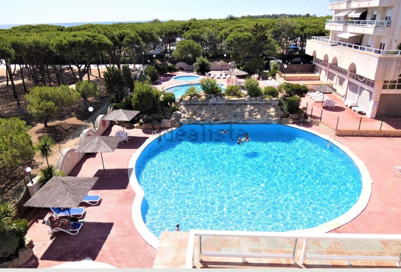 Apartment Direkt Am Strand Бланес Экстерьер фото