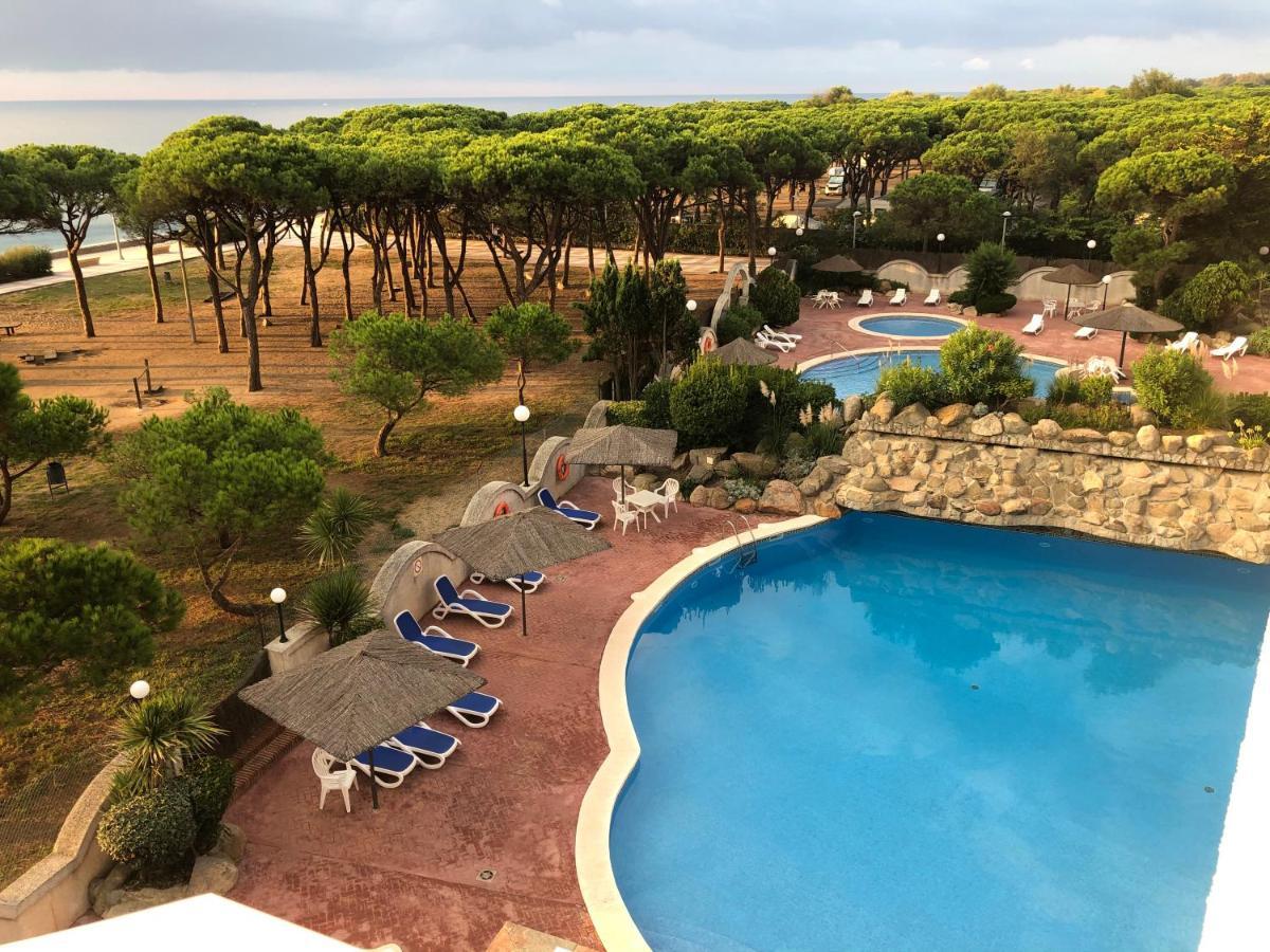 Apartment Direkt Am Strand Бланес Экстерьер фото