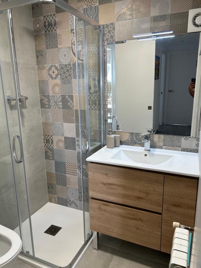 Apartment Direkt Am Strand Бланес Экстерьер фото