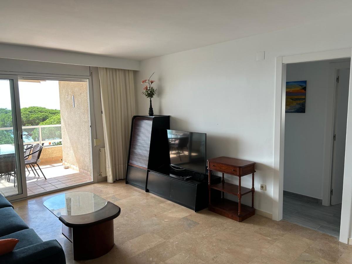 Apartment Direkt Am Strand Бланес Экстерьер фото