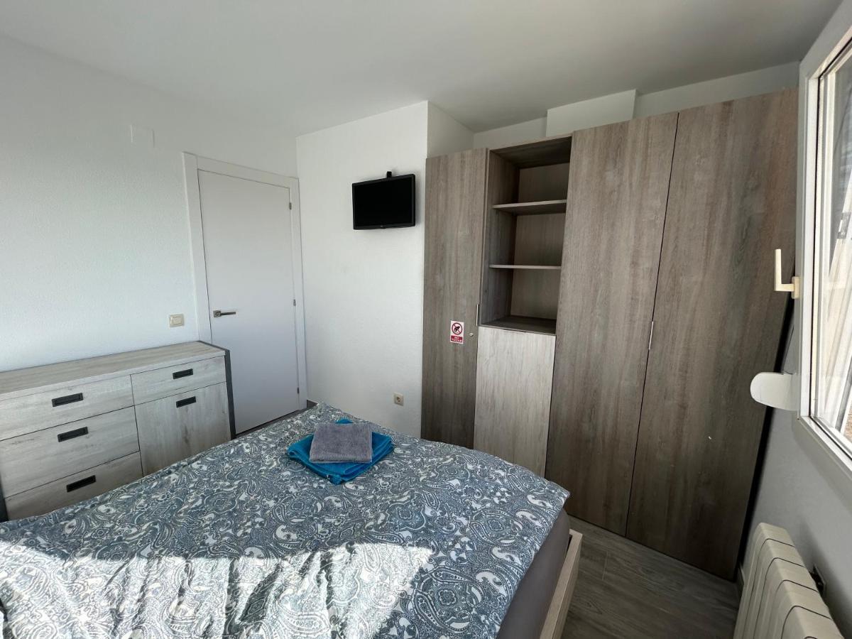 Apartment Direkt Am Strand Бланес Экстерьер фото