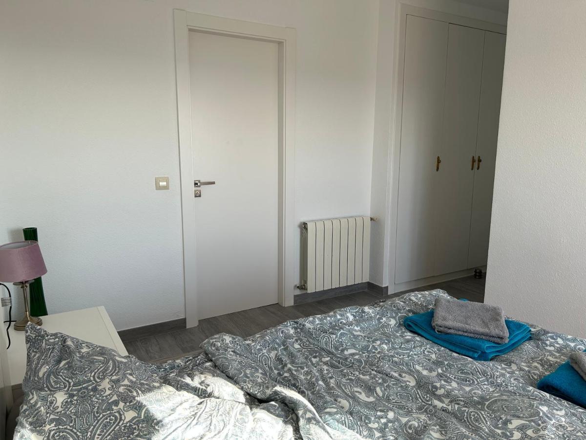 Apartment Direkt Am Strand Бланес Экстерьер фото